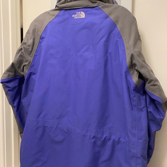 Gray/ Periwinkle North Face ski shell, size M - Picture 6 of 6